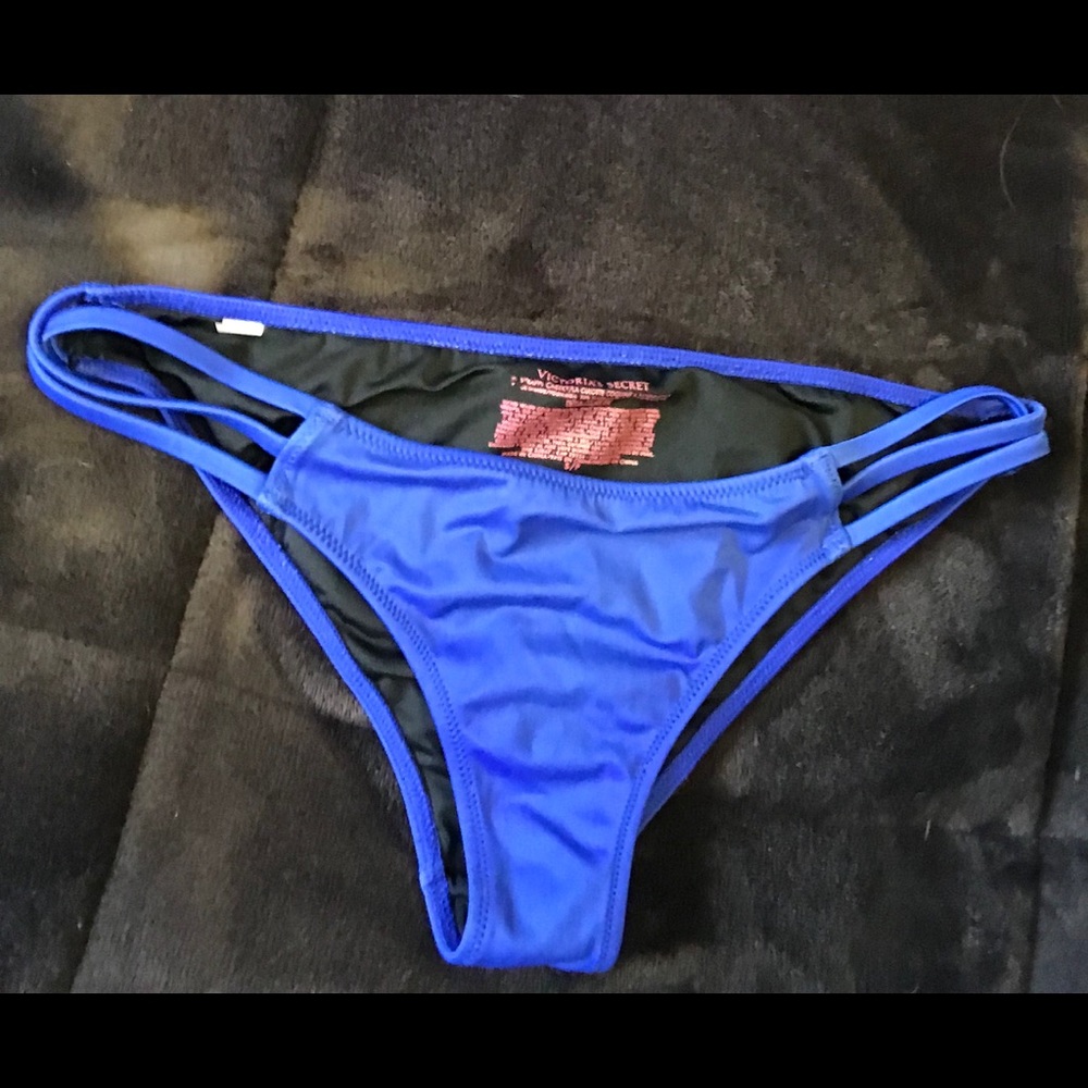 Strappy VS bikini bottoms S
